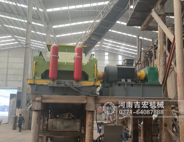粒度精準(zhǔn)控制：金尾礦對(duì)輥破碎機(jī)如何實(shí)現(xiàn)高效回收的“關(guān)鍵一步”！