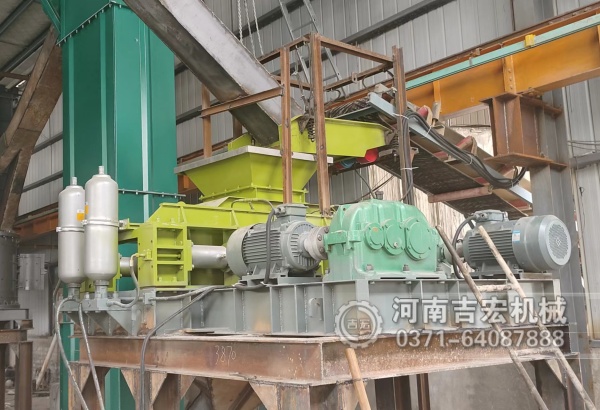 吉宏機械對輥制砂機：高耐磨輥皮+液壓調(diào)節(jié)，破碎效率提升30%！